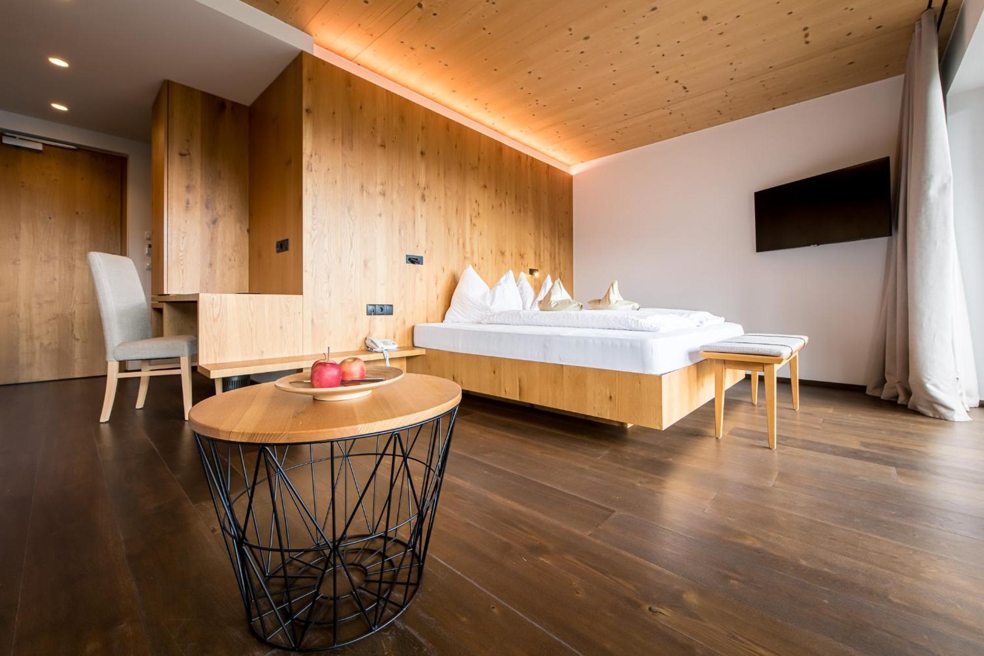 Kronplatz-Resort Hotel Kristall Olang Exterior photo